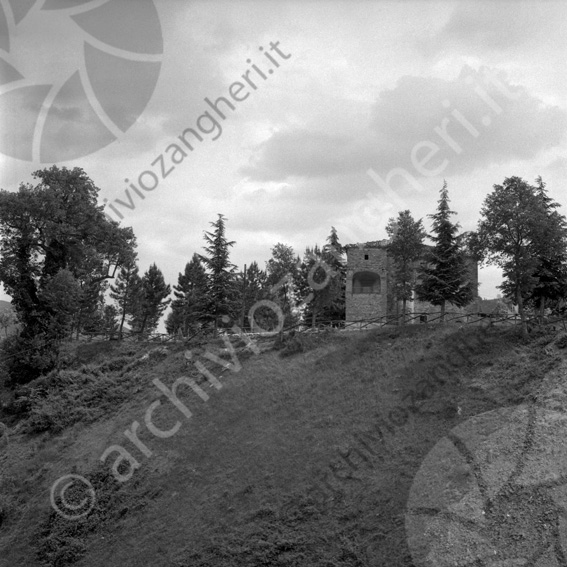 Ristorante Al Piano (Castello del Piano, residenza storica) Sarsina Veduta panoramica colline alberi parco antico casale casa padronale