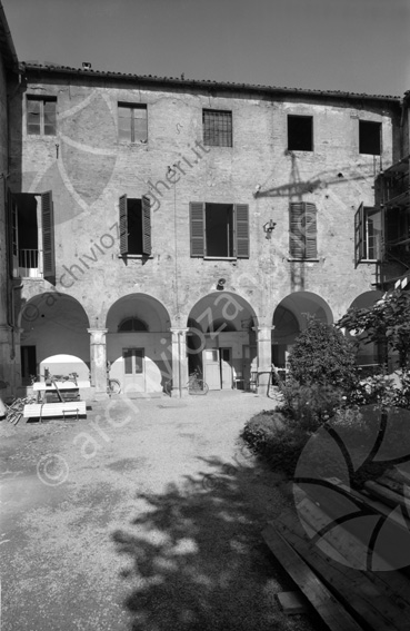 Ricovero Roverella interno Corte interna cortile con portici del ricovero roverella