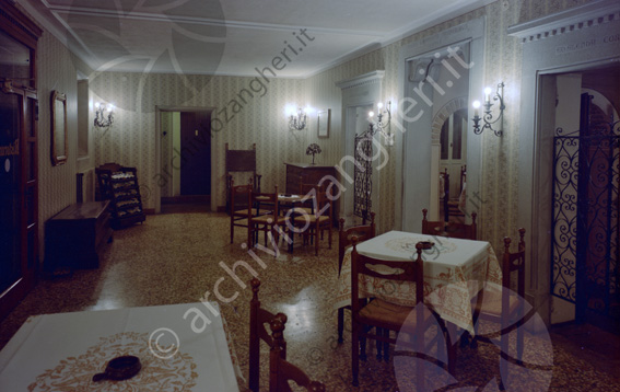 Ristorante Castello sala Sala con tavoli