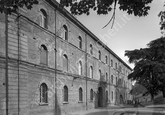 Caserma Ordelaffi esterno Palazzo anagrafe di Cesena piazzetta dei cesenati del 1377