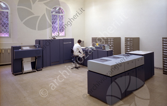 Centro elettronico Comune di Cesena computer macchine elaboratori schedari operatori