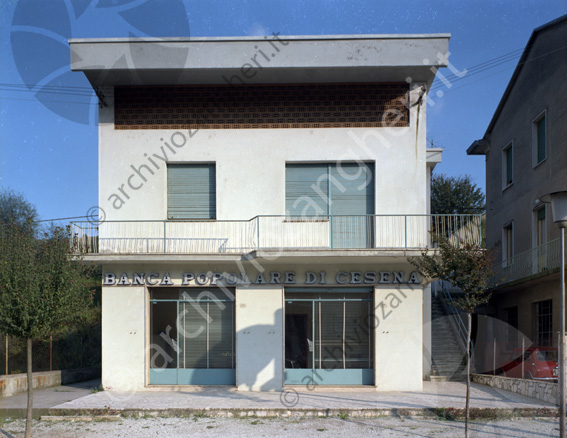 Banca Popolare di Cesena filiale Fratta esterno Villetta casa terrazza vetrine istituto di credito