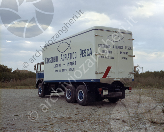 Carrozzeria Romagna camion Consorzio adriatico pesca camion autocarro pesce rimini