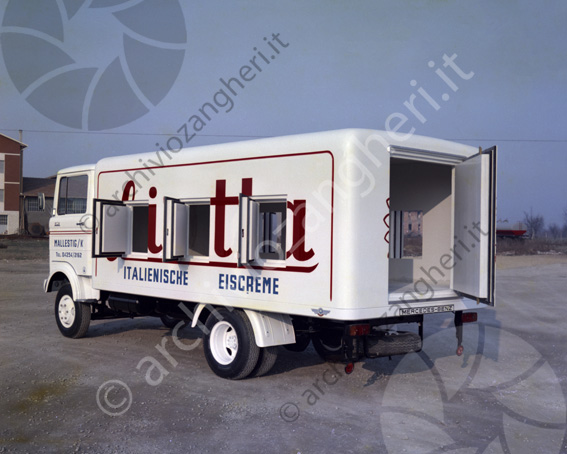 Carrozzeria Romagna camion Liotta camion autocarro camion autocarro mallestig eiscreme sportelli aperti