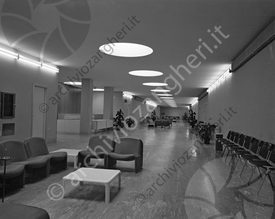 Ospedale sala d'aspetto sala d'attesa sedie poltrone