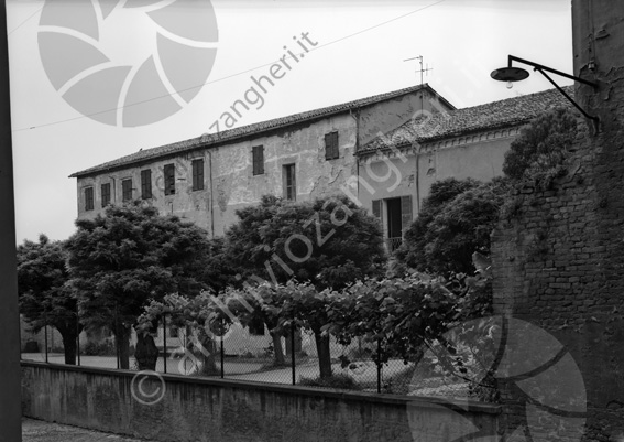 Scuole media S.Domenico Cesena scuole retro giardino alberi recinzione 