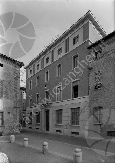 Banca d'Italia Faenza banca edificio strada piazza viale terrazza dissuasori
