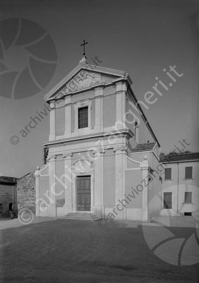 Chiesa di Santa Maria delle Grazie Fiumicino Savignano sul Rubicone foto Romano chiesa ingresso croce scale piazza 