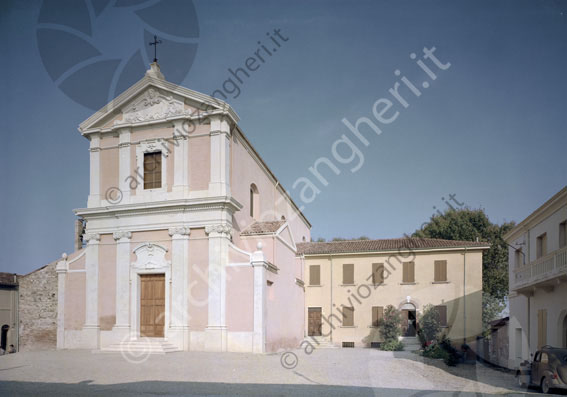 Chiesa di Santa Maria delle Grazie Fiumicino Savignano sul Rubicone foto Romano chiesa ingresso piazza croce canonica entrata fiori 