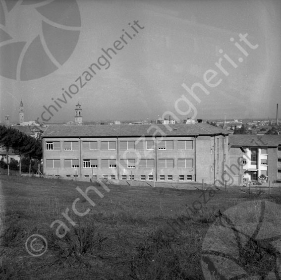 Scuole Cesena (professionali femminili?) ora Scuola Secondaria Via Pascoli scuola giardino prato campanile 