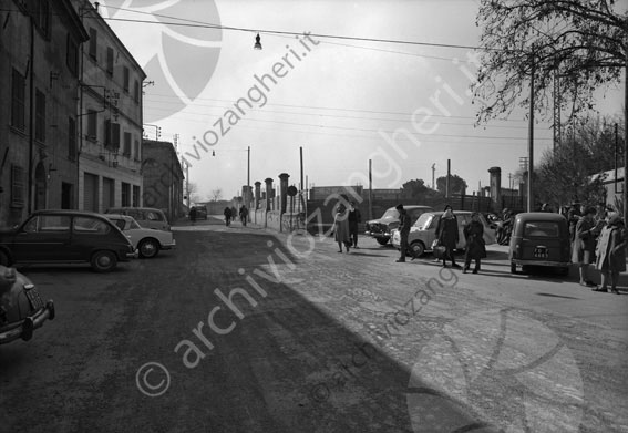 Rimini Via Bastioni Occidentali strada auto recinzione 