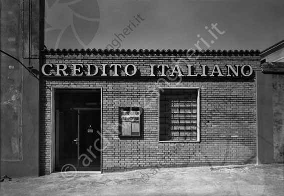 Credito Italiano locali provvisori esterno azienda uffici edificio esterno 
