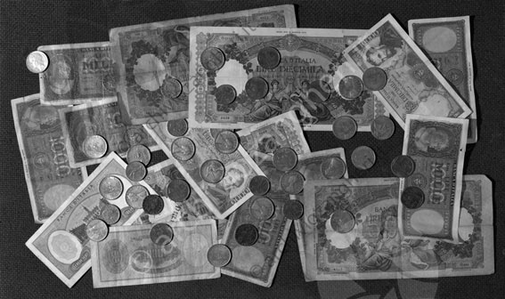 Riproduzione monete soldi monete banconote 