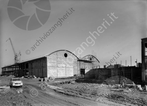 Cantiere nuovo stabilimento Arrigoni cantiere lavori costruzione capannone edificio industriale azienda impalcature gru 