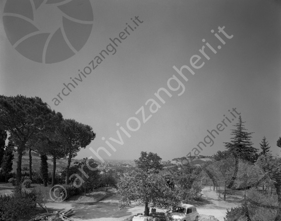 Villa Bianchi panoramica giardino con vista di Cesena villa Monty Banks cortile esterno alberi 