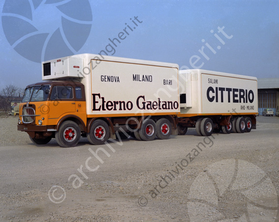 Carrozzeria Romagna camion Citterio fotografia camion autocarro genova milano bari eterno gaetano