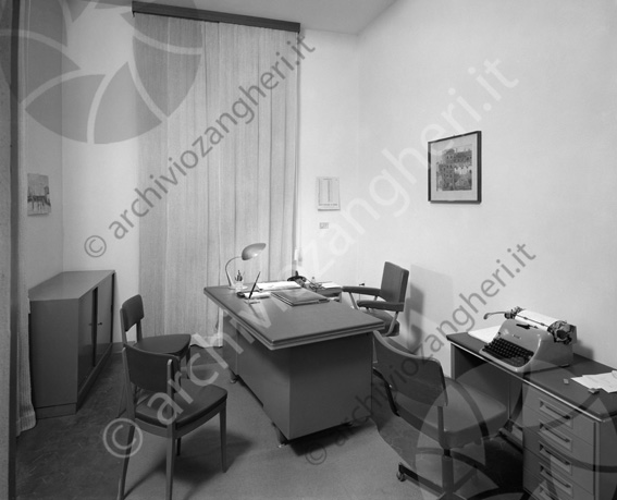 Banca popolare di Cesena Ufficio fidi ufficio scrivania sedie macchina da scrivere mobile 