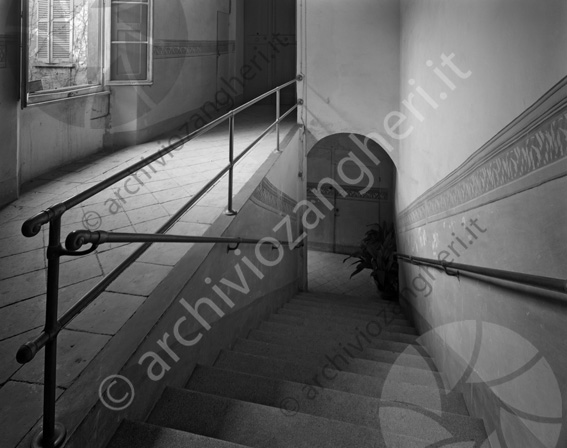 Banca popolare di Cesena Scala casa generale scale corrimano corridoio ringhiera