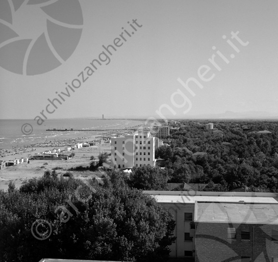 Veduta dal Royal Palace di Milano Marittima Vista panoramica mare spiaggia stabilimenti balneari molo costa Riviera
