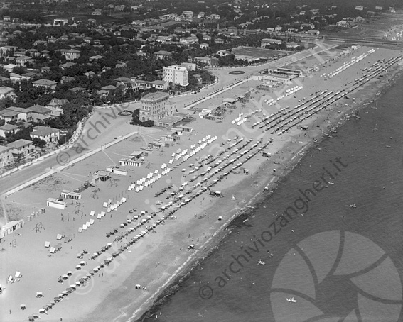 Aerea Cervia Mare spiaggia ombrelloni stabilimenti balneari veduta vista panoramica Grand hotel vele lungomare