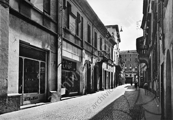 Corso Sozzi (Ex Unmberto I) Articoli da regalo strada corso rossi philips addio signora miniver liquigas negozi vetrine
