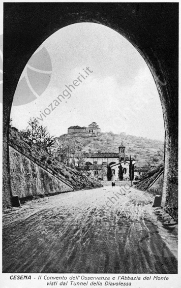 Cesena, il convento dell'Osservanza e l'Abbazia del Monte visti dal tunnel della Diavolessa Abazia di Santa Maria del Monte chiesa collina arco