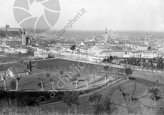 Cesena, il panorama della citta dalla collina della Basilica di S.M. del Monte Vista veduta giardino pubblico chiese campanili campagna rocca malatestiana