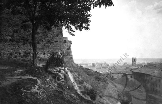 Panorama dalla rocca malatestiana Vista veduta mura torrione case